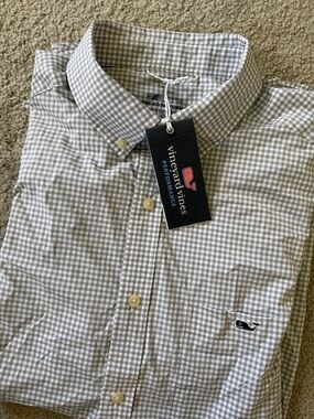 NIB Vineyard Vines Men's Gray and White Gingham Button-Down Shirt